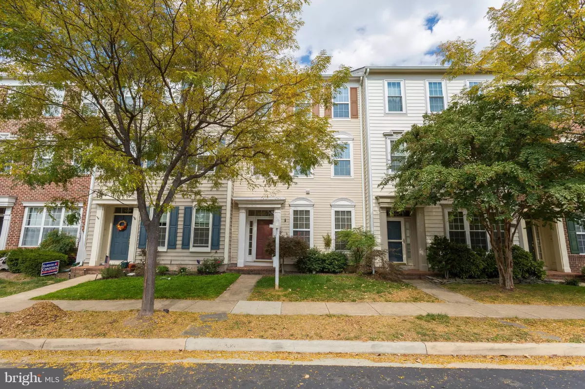 Chantilly, VA 20152,42812 CEDAR HEDGE ST