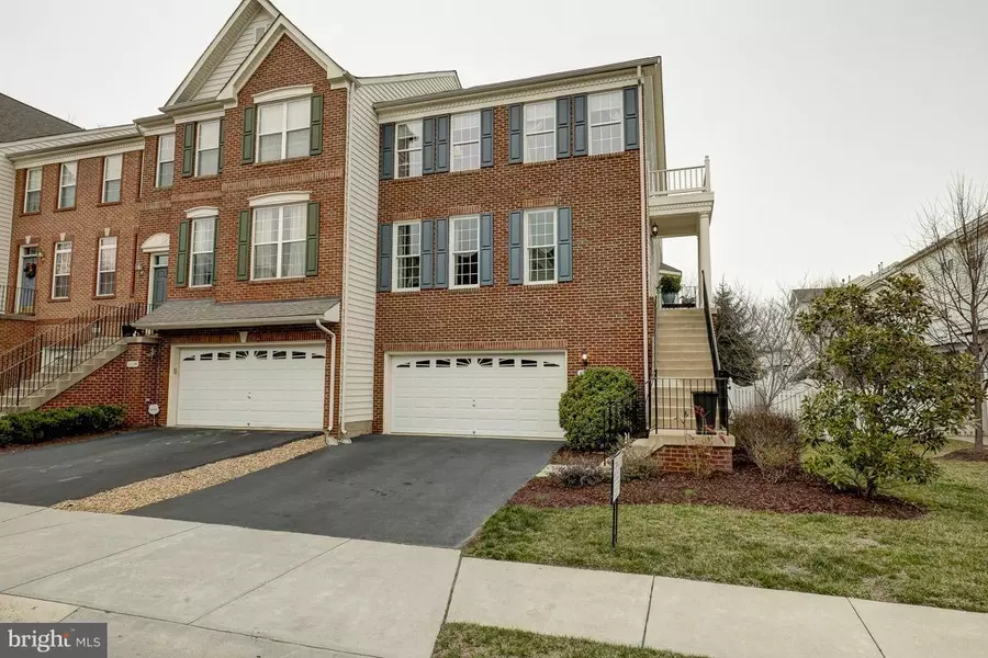 43392 FRENCHMANS CREEK TER, Ashburn, VA 20147