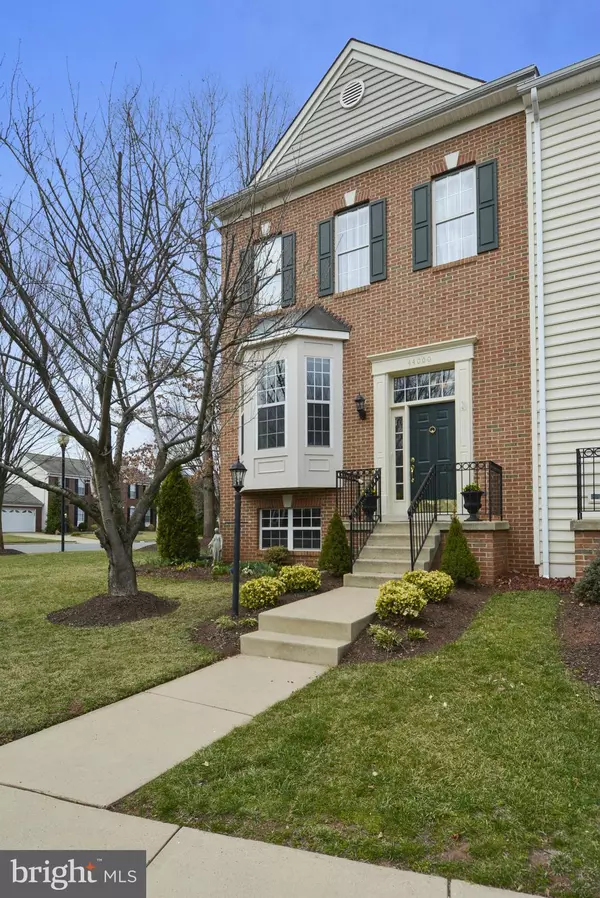 Ashburn, VA 20147,44000 ROYAL CREST SQ