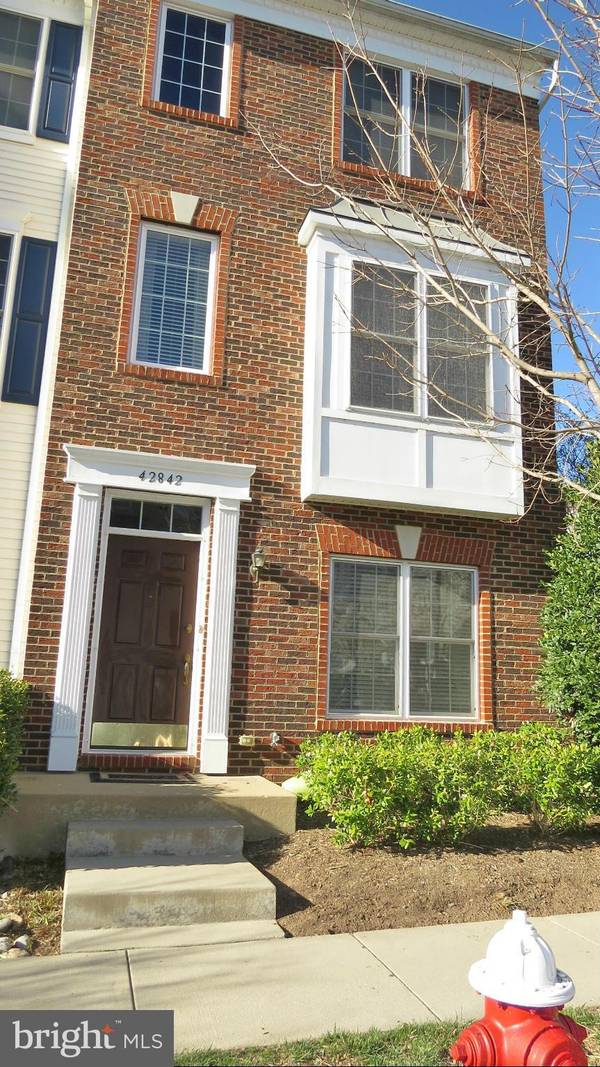 42842 MCCOMAS TER, Chantilly, VA 20152