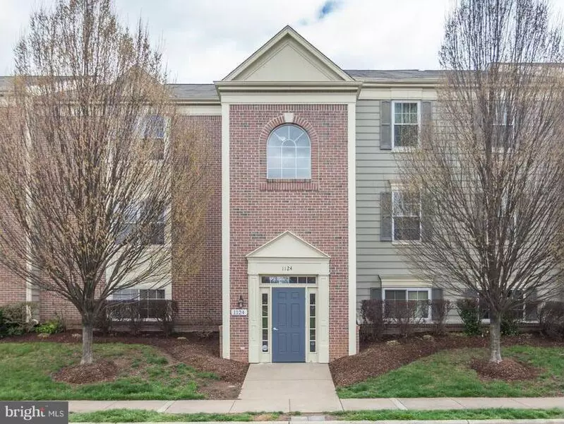 1124 HUNTMASTER TER NE #202, Leesburg, VA 20176