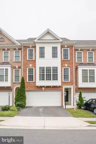 21832 LADYSLIPPER SQ, Ashburn, VA 20147