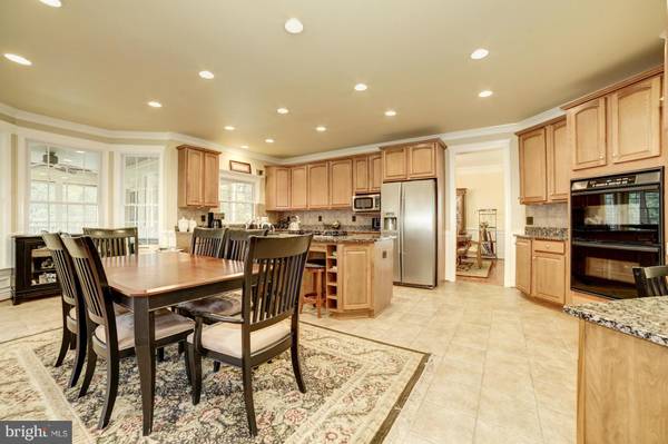 Chantilly, VA 20152,25730 VILLAGE DR