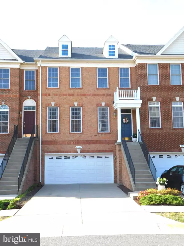 42772 LOCKLEAR TER, Chantilly, VA 20152