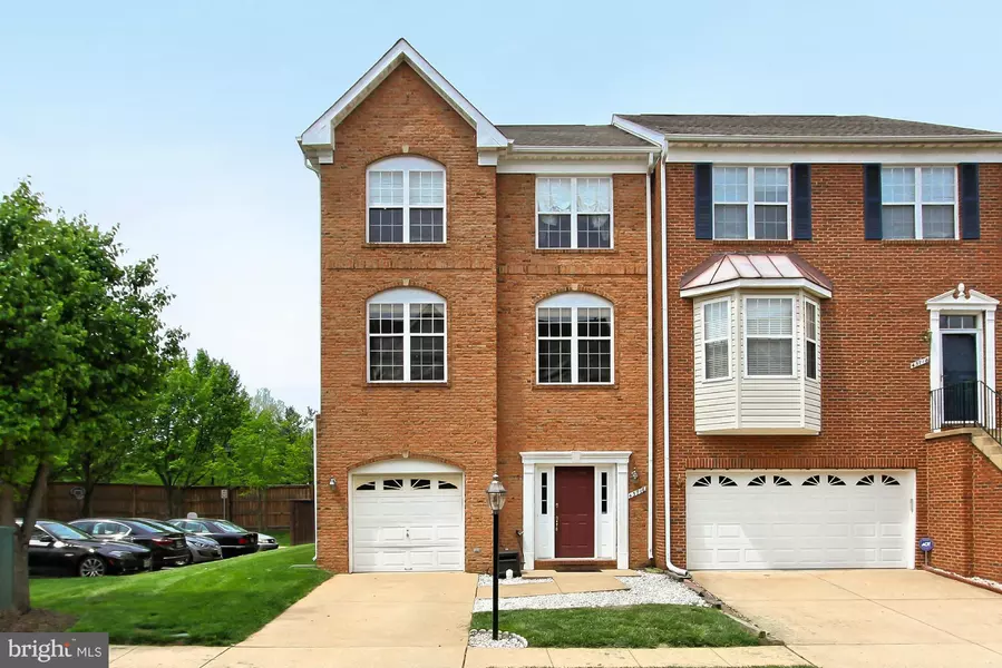 43716 CLEMENS TER, Ashburn, VA 20147