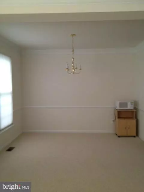 Chantilly, VA 20152,43085 EDGEWATER ST