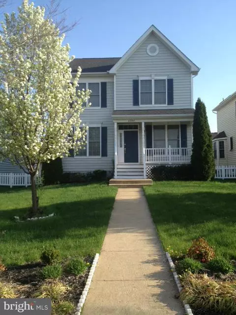 Chantilly, VA 20152,43085 EDGEWATER ST