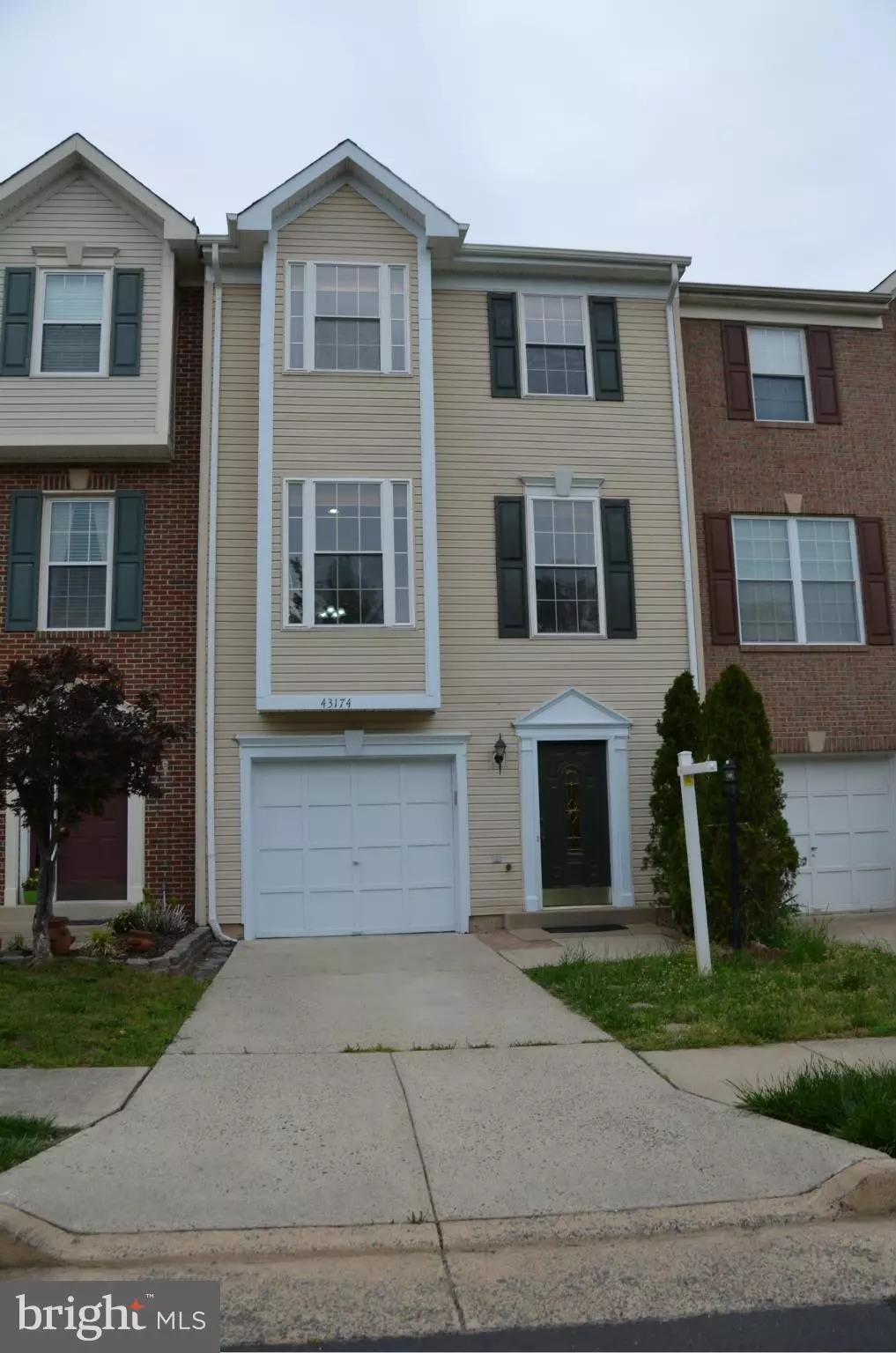 Ashburn, VA 20147,43174 LAWNSBERRY SQ