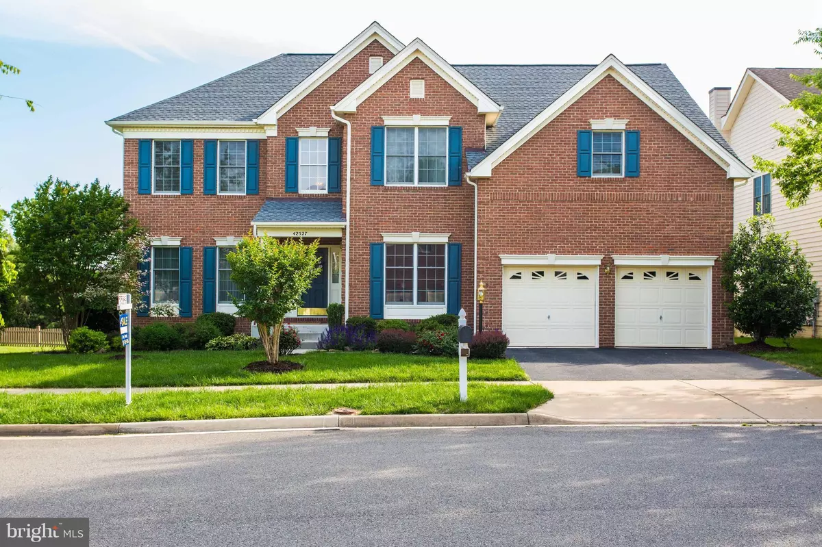 Chantilly, VA 20152,42527 LEWISTON DR