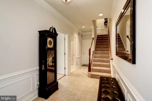 Chantilly, VA 20152,25492 AMBER GATE TER