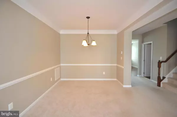 Chantilly, VA 20152,25625 AMERICA SQ