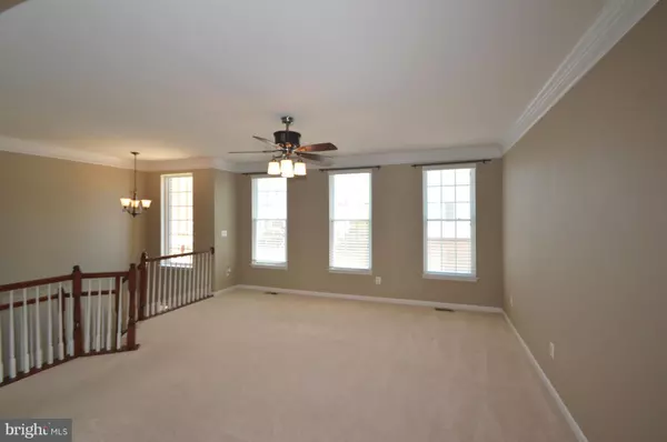 Chantilly, VA 20152,25625 AMERICA SQ