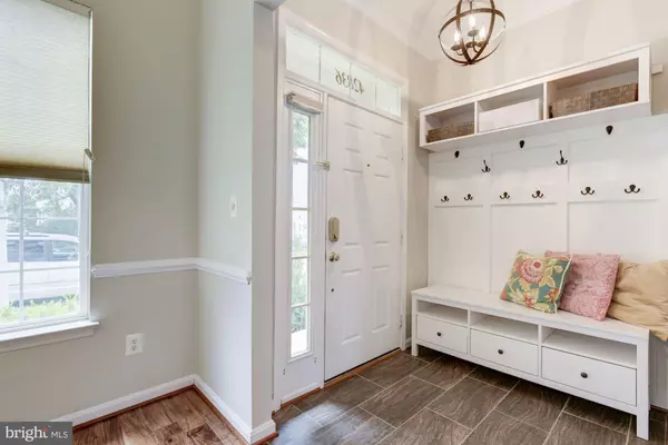 Chantilly, VA 20152,42836 CEDAR HEDGE ST