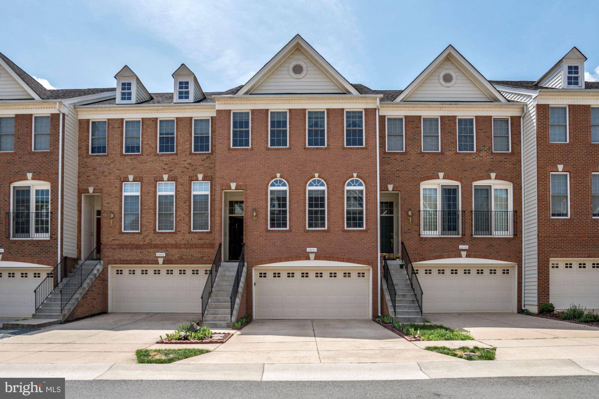 25201 LARKS TER, Chantilly, VA 20152