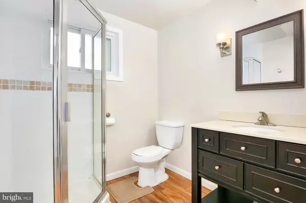 Sterling, VA 20164,1011 HOGA RD S