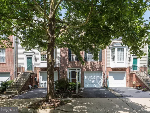 25424 INDIAN HILL CIR, Chantilly, VA 20152