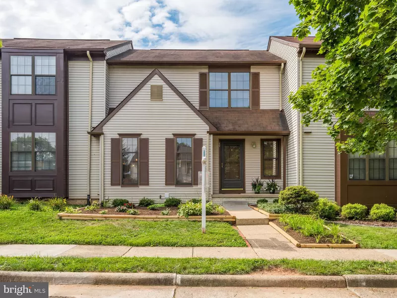 10 CONOY CT, Sterling, VA 20165