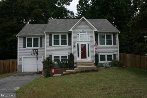 8 MYRTLE RD, Fredericksburg, VA 22405