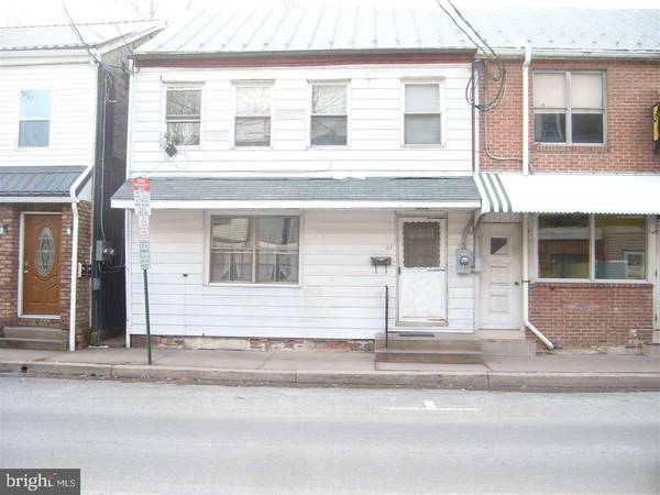 27 S MARKET ST, Duncannon, PA 17020