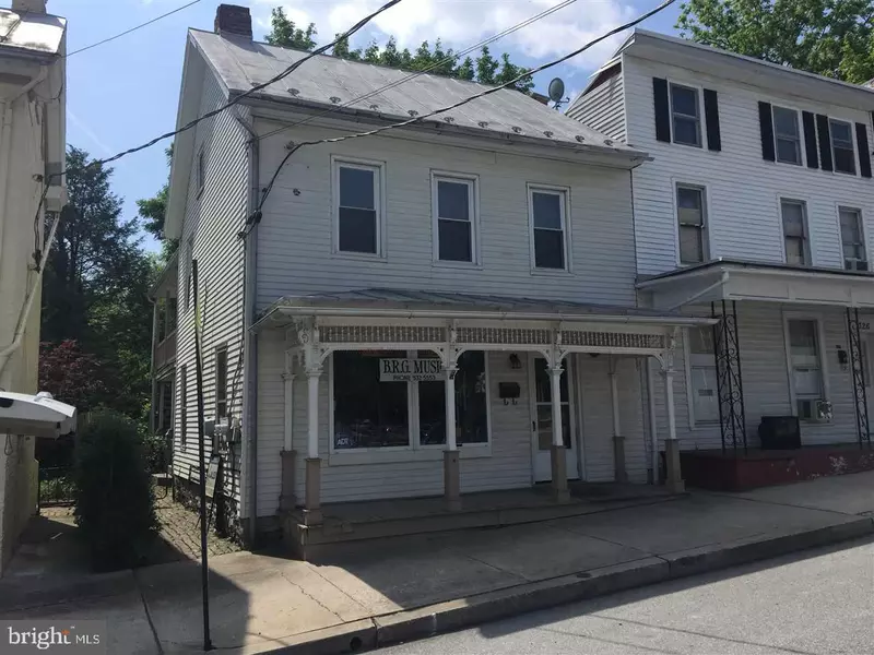 328 E KING ST, Shippensburg, PA 17257