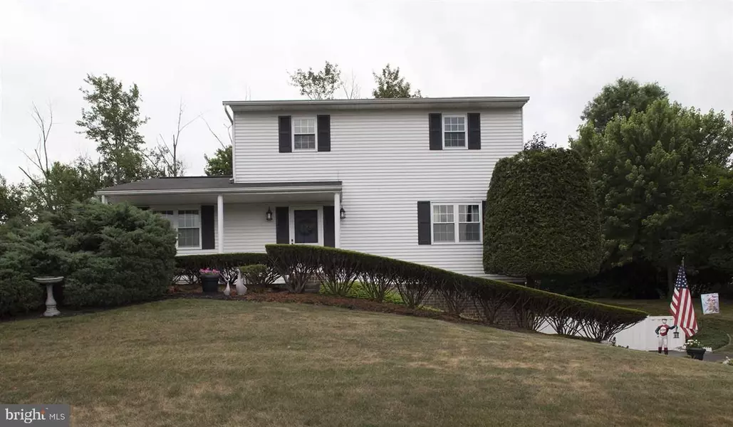 7 PARKSIDE DR, Hummelstown, PA 17036