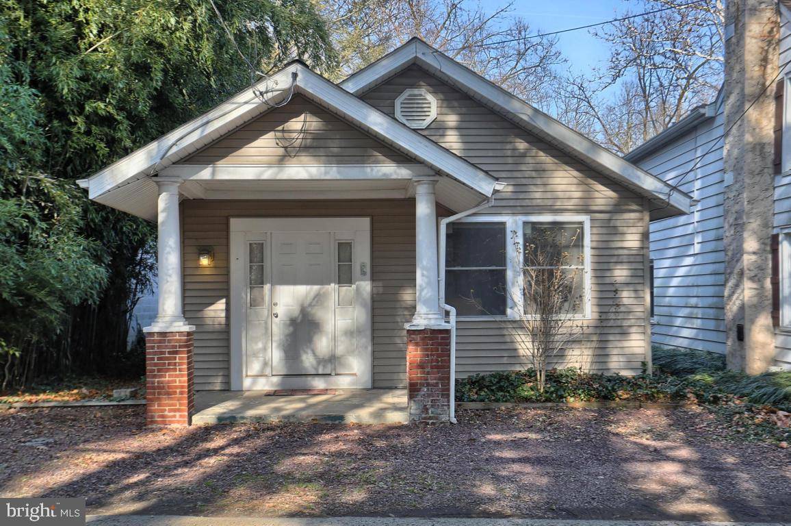 1831 EDEN RD, Lancaster, PA 17601