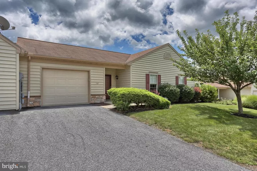 137 HEARTHSTONE LN, Lebanon, PA 17042