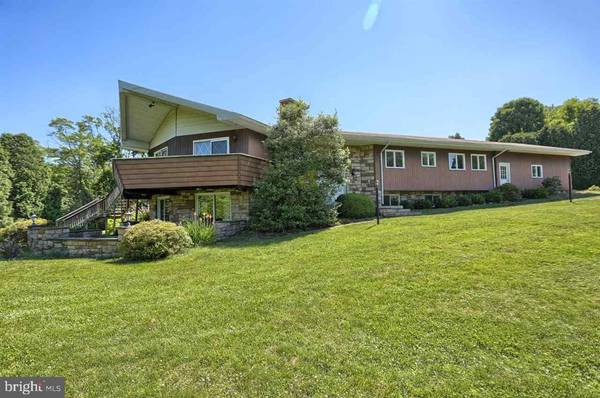 125 TWIN HILLS RD, Dillsburg, PA 17019