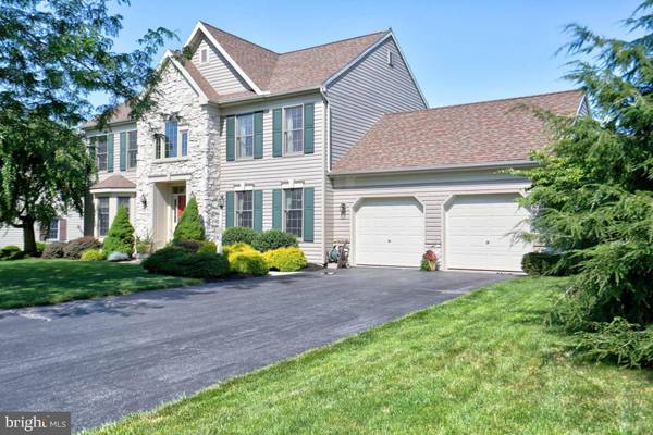 9 MARIE DR, Lititz, PA 17543