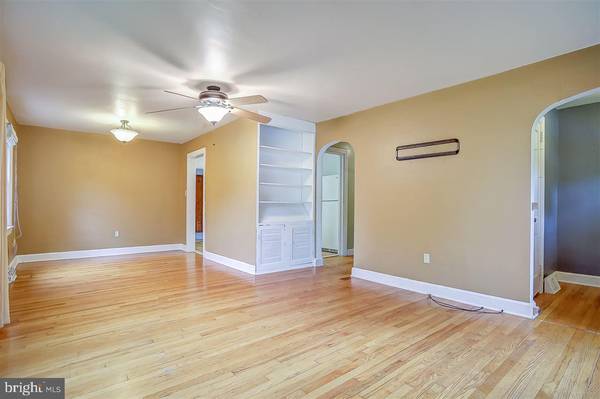 Mt Holly Springs, PA 17065,10 W PINE ST