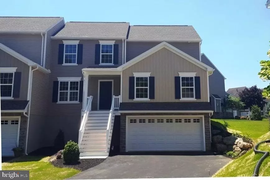 Lancaster, PA 17603,405 WENDOVER WAY #23