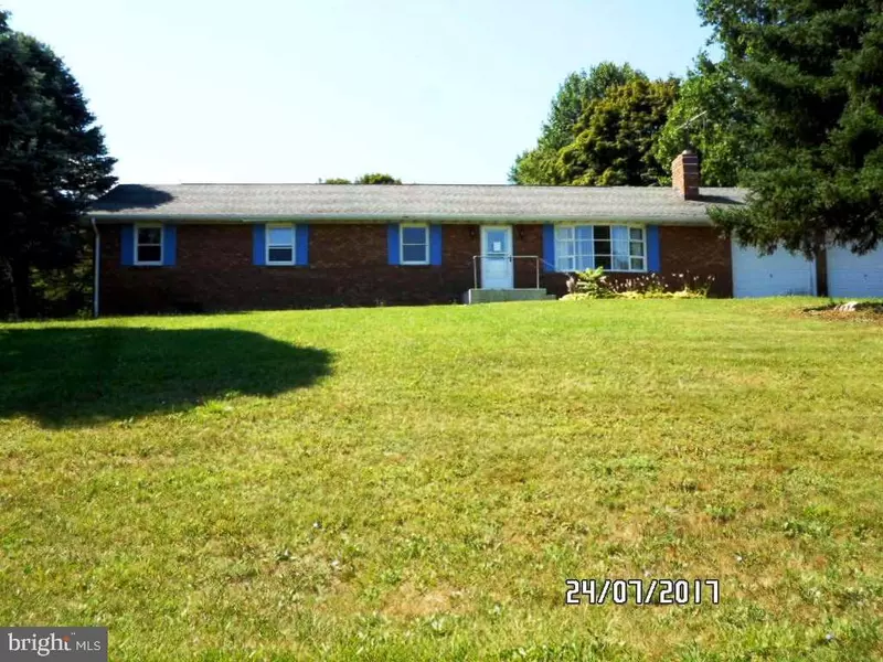 33 VALLEY VIEW RD, Hanover, PA 17331