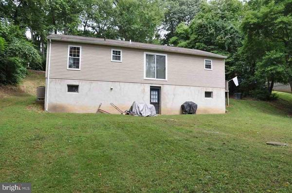 Delta, PA 17314,56 PIN OAK TRL