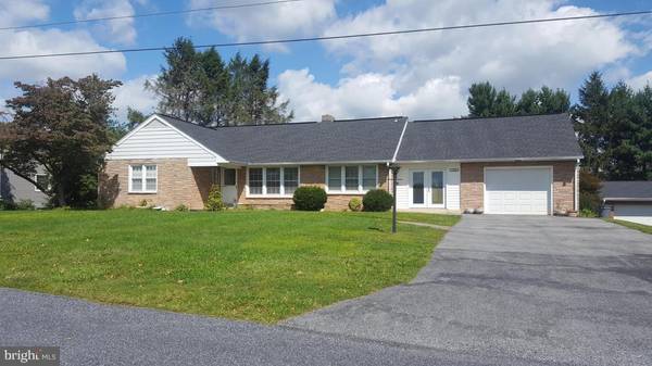 725 BRUCE AVE, Mount Joy, PA 17552