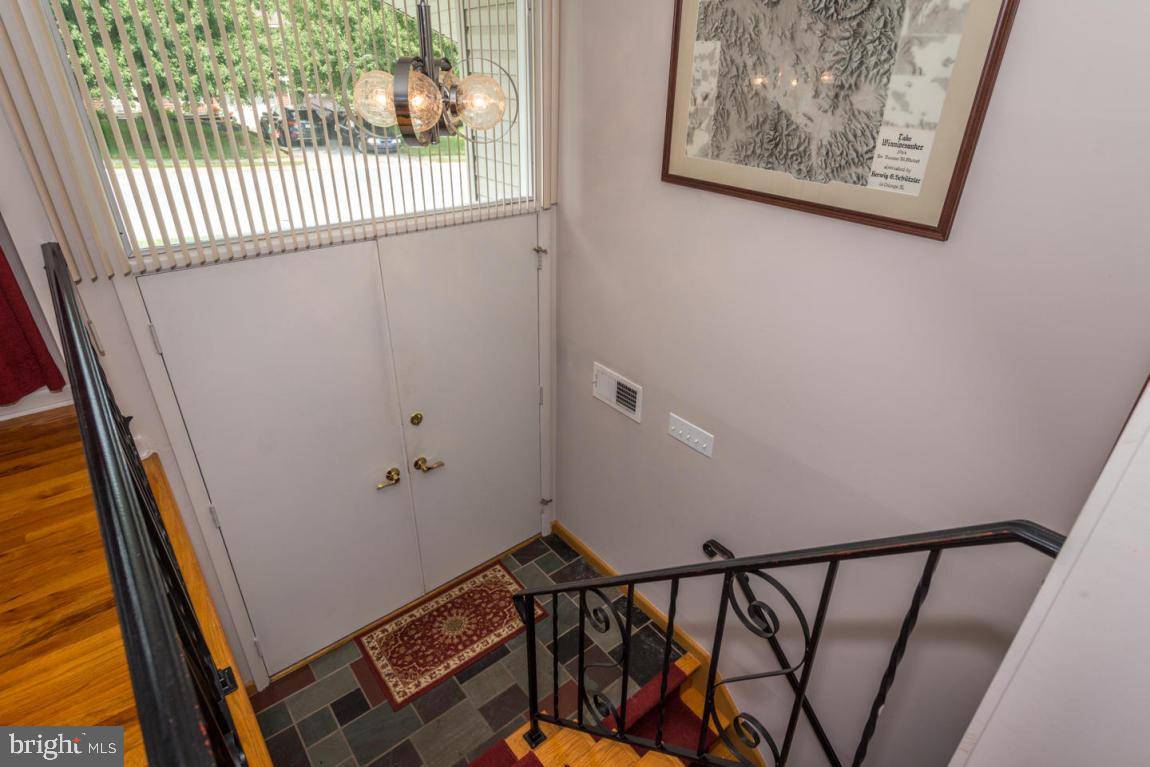 Lancaster, PA 17601,482 SURREY DR