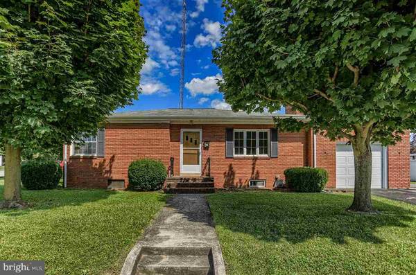 24 BREWSTER ST, Hanover, PA 17331