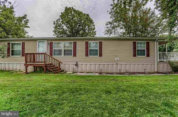 154 CRESTWOOD DR, Mount Wolf, PA 17347