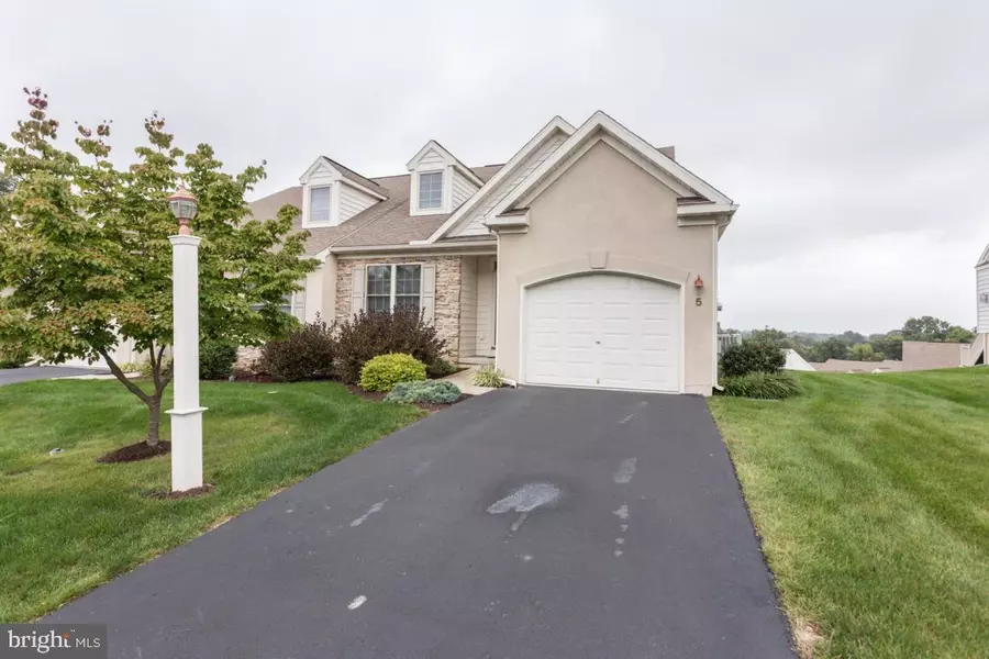 5 RUMFORD CT, Lancaster, PA 17602