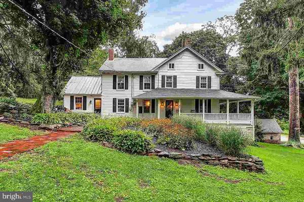 59 COLLEGE AVE, Stewartstown, PA 17363