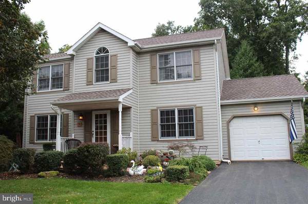 74 ENOLA DR, Stewartstown, PA 17363