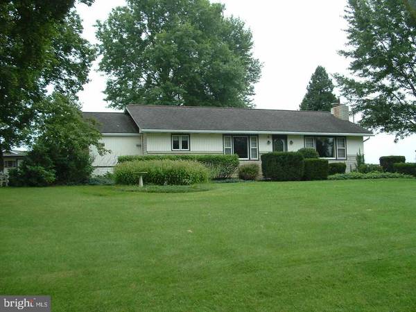 5 OAK DR, Loysville, PA 17047