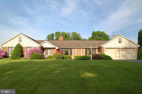 350 HILLCREST DR, Ephrata, PA 17522