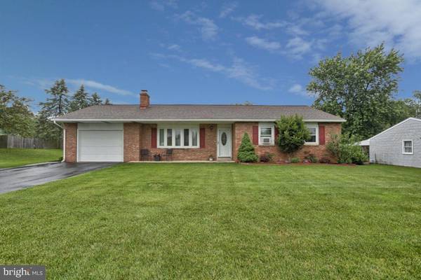 13 VALLEY DR, Annville, PA 17003