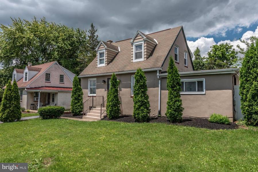 237 S READING RD, Ephrata, PA 17522