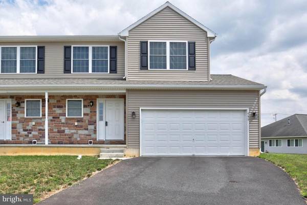 595 FARMVIEW LN, Mount Joy, PA 17552