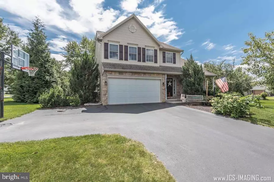 1 FORGEDALE DR, Carlisle, PA 17015