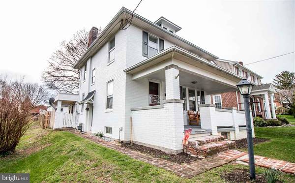 156 N WALNUT ST, Spring Grove, PA 17362