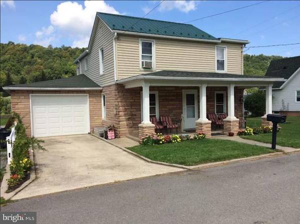 26 E OHIO ST, Mcclure, PA 17841