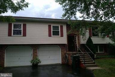 1086 CELESTE DR, Shippensburg, PA 17257