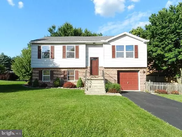 2590 ABBY LN, Dover, PA 17315